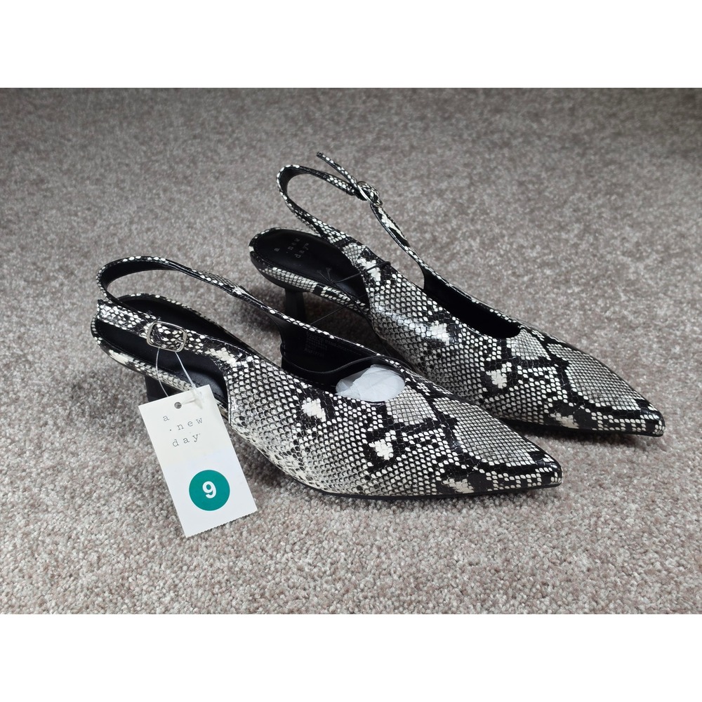 A New Day Samantha Snakeskin Slingback Kitten Heels Cream Black Pointed Toe 9